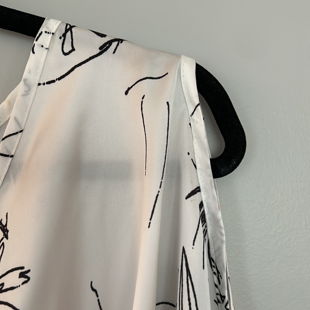 Cold shoulder top - Picture 3 of 5